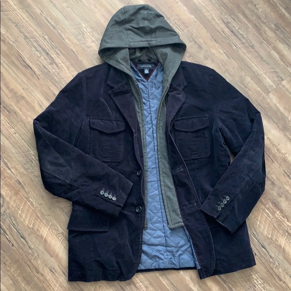 Men’s XL Tommy Hilfiger jacket.